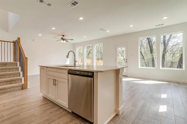 Kitchen - 4524 Hogans Alley Dr