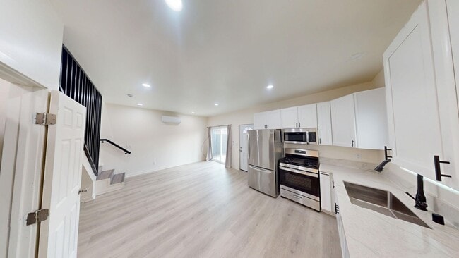 5546 Mary Ln Dr