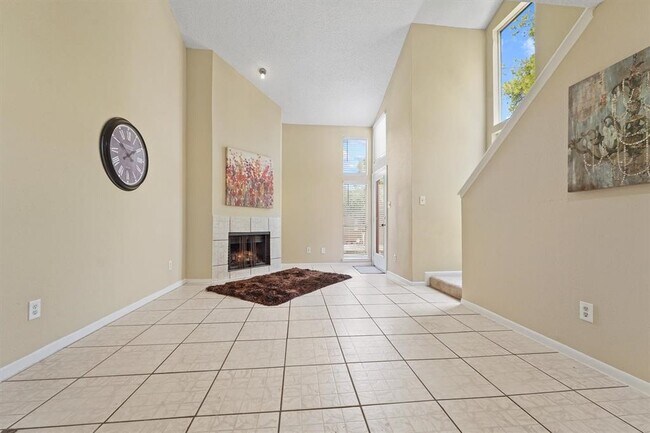 Photo - 10855 Meadowglen Ln Unit 1131