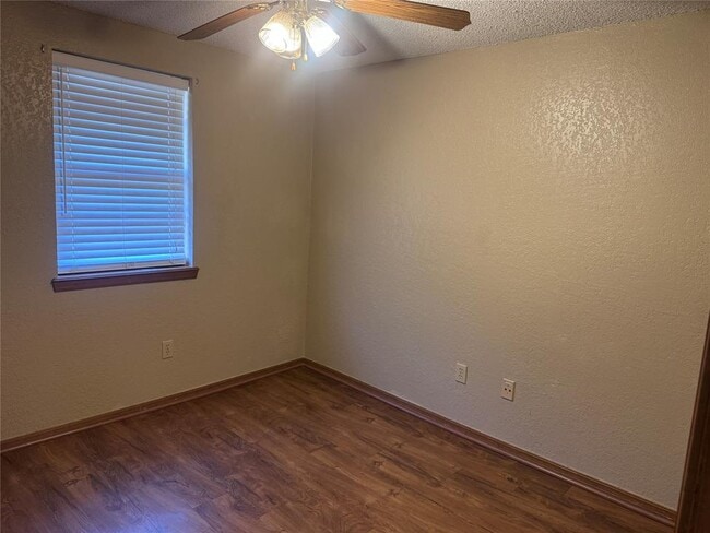 Photo - 1009 Lapwing Rd