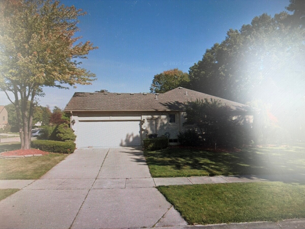 Photo - 20450 Naves Dr