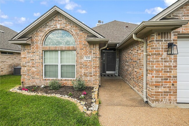 Photo - 335 Robelmont Dr