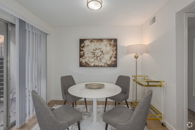 1BR, 1BA - 700SF - Dining Room