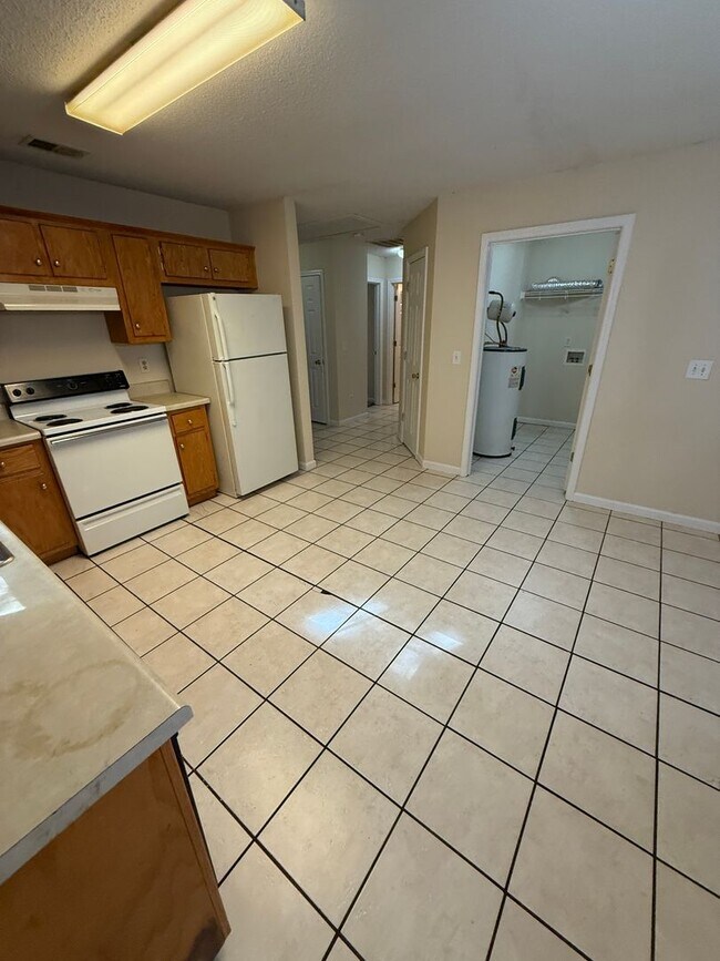 Photo - 326-326 Tolbert St Unidad 324 Tolbert Street