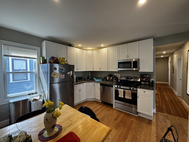 Building Photo - 10 Cambridge Ter Rental