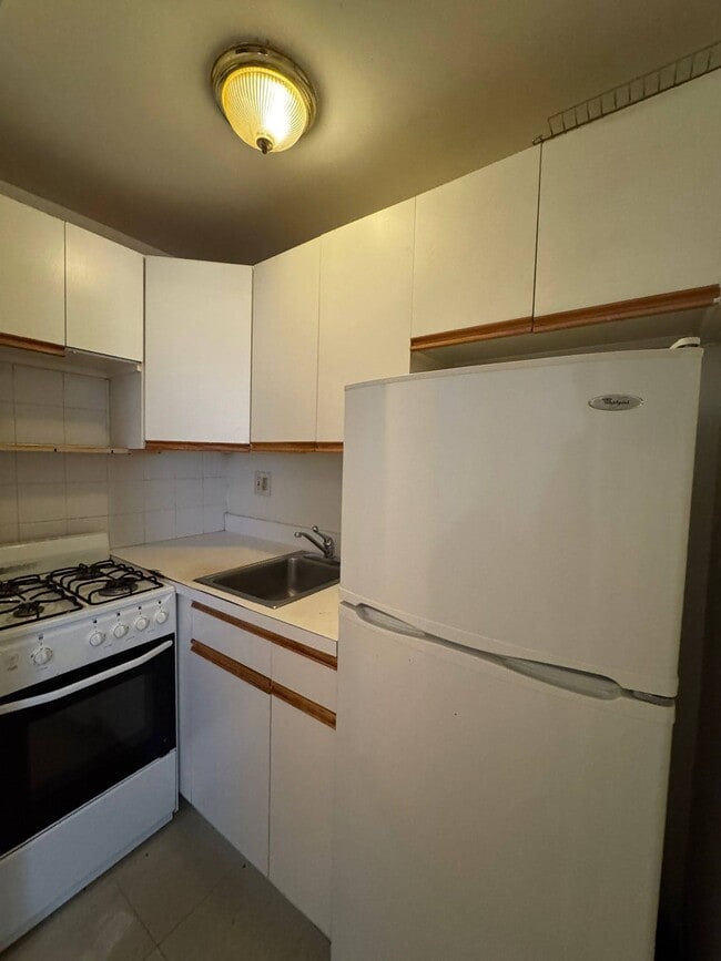 Photo - 215 Clinton Ave Apartments Unit 1