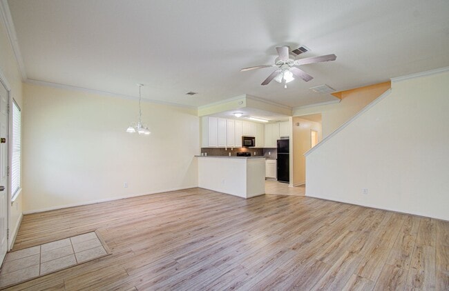 Building Photo - Affordable 3-Bedroom Townhome in Prime Missouri City Location