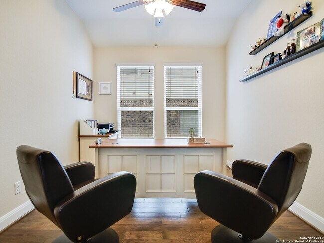 Photo - 5431 Saffron Rose