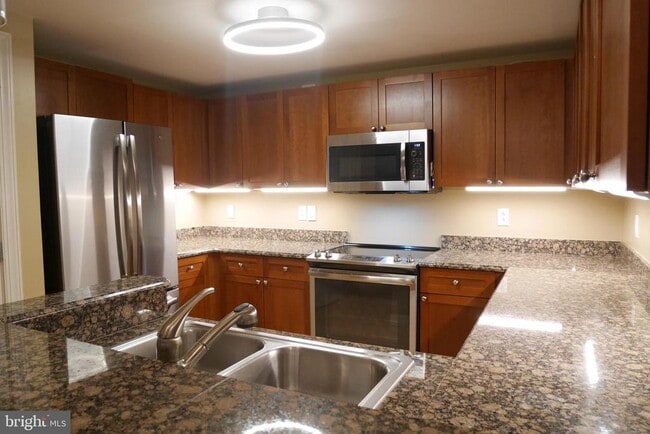 Photo - 777 7th St NW Unit 632