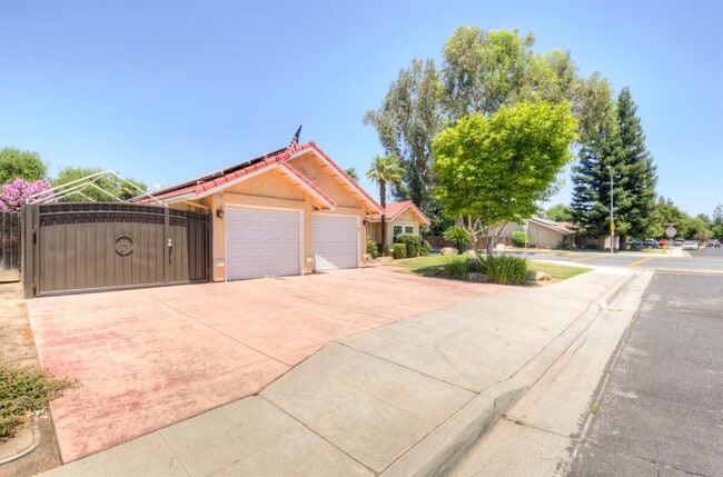 Photo - 2197 Polson Ave