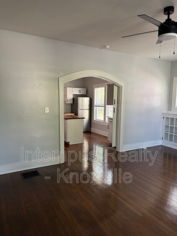 2428 Linden Ave