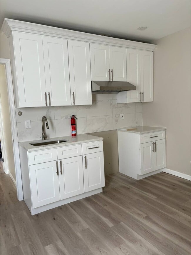 Photo - 1765 W 9th St Unit 2