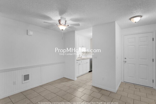 Photo - Updated Condo in Westlake Village – Privat... Unidad 12 - NEW PROPERTY