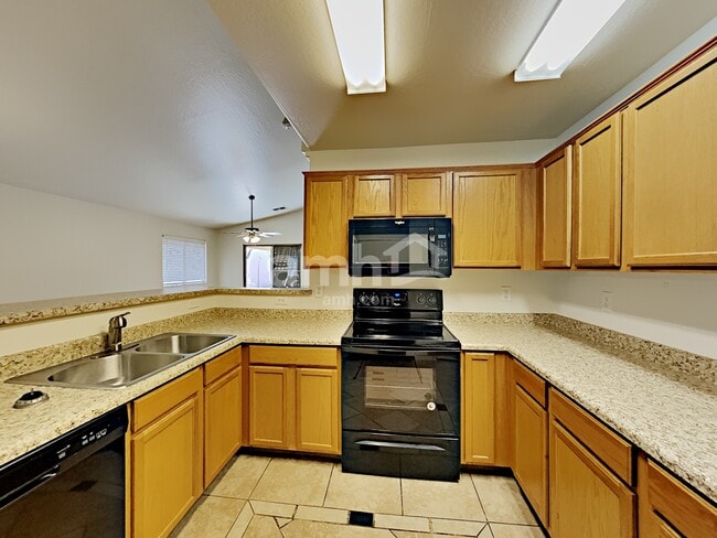 Photo - 16043 W Vogel Ave