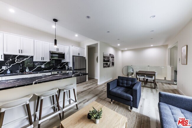 9024 Phyllis Ave Unit B