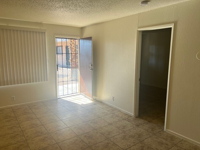 Photo - Available 1 Bedroom Condo In Central Las V... Unit 2