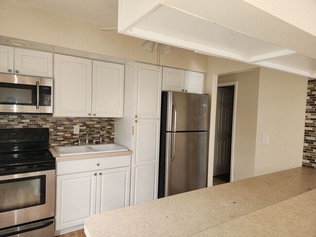 Photo - 44 Hamlin Ct Unit 44 Hamlin Ct