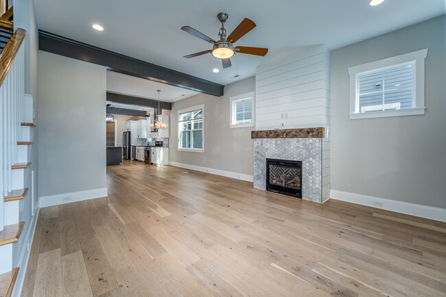 Photo - 288 W Main St