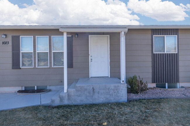 MEMC1023 - MEMC1023 Apartment Unit 1027