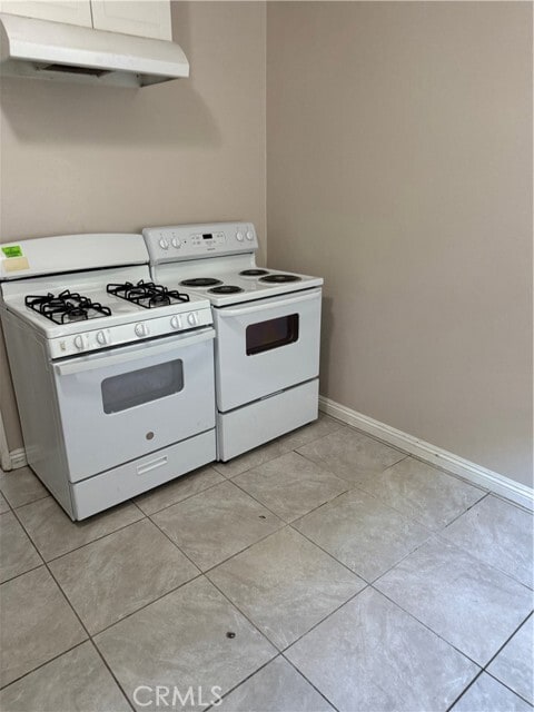Photo - 4611 W 152nd St