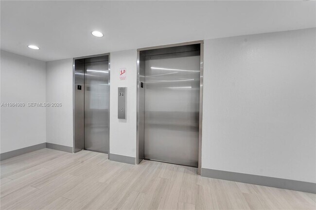 Photo - 919 Hillcrest Dr Unit 210