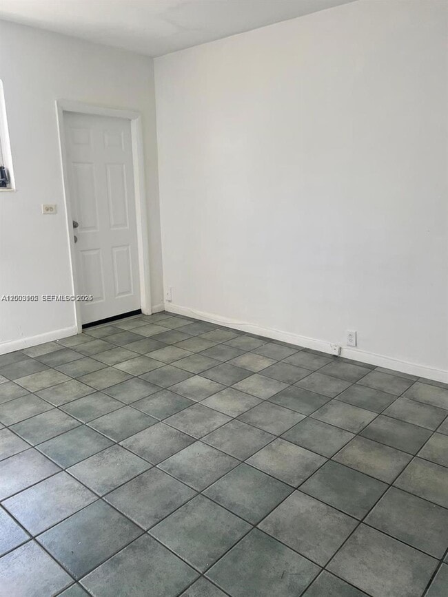 Photo - 12605 NE 13th Ave Unit 6