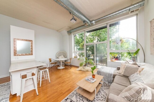 Building Photo - 1 bedroom in Chicago IL 60641 Unit 214 Rental