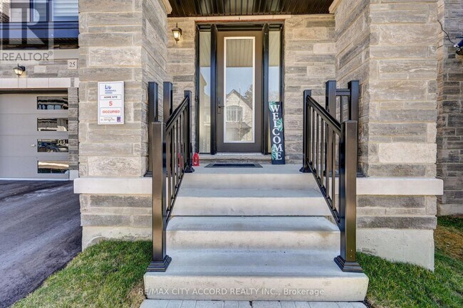 Photo - 400 Finch Ave