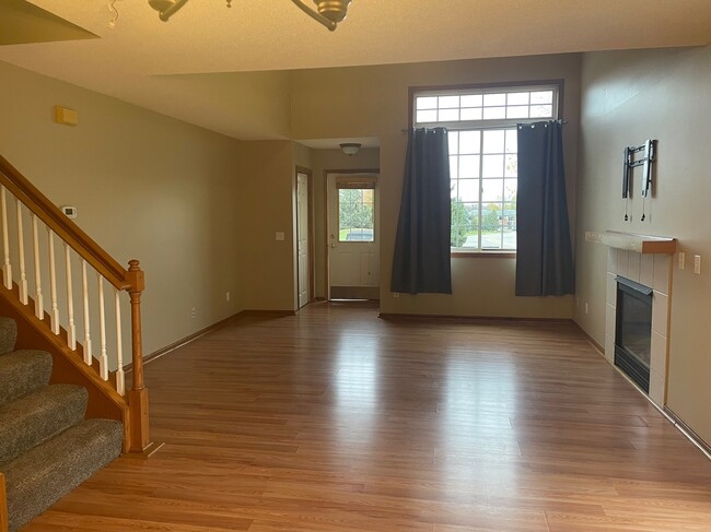 Photo - 17389 Glacier Way