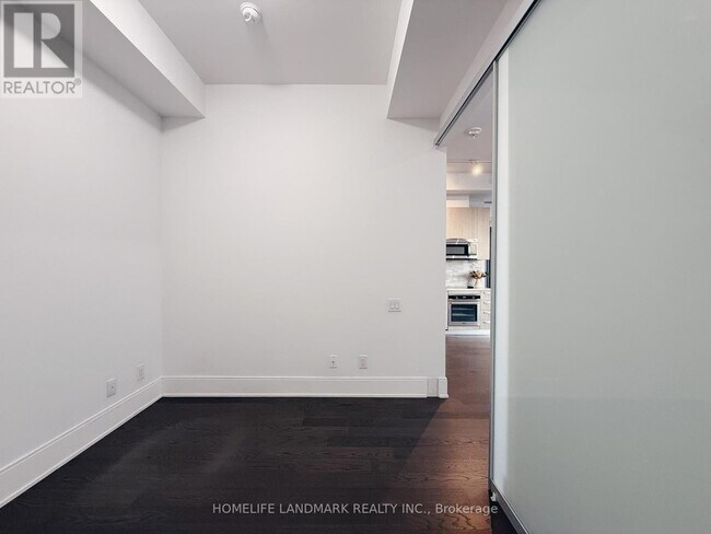 Photo - 50 Charles St E Unit Lph5304