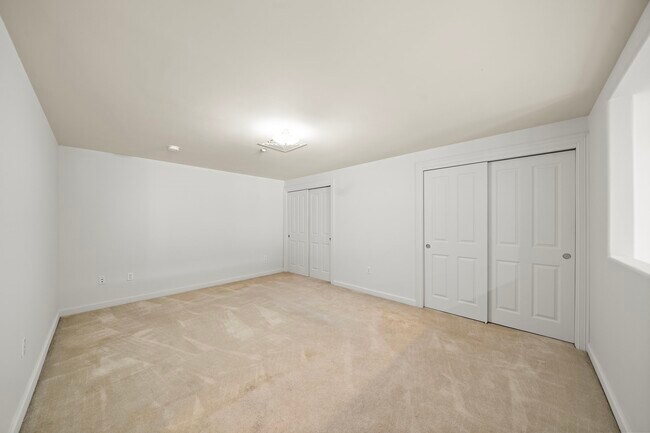 Building Photo - 914 Main St Unit 1105