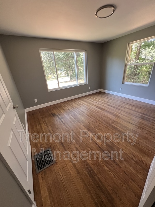 Photo - 5320 Central Ave