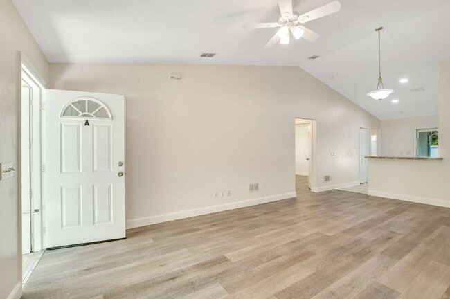 51 Wellwood Ln Unit A