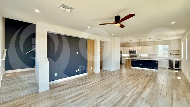 Photo - 825 N 9th Ave