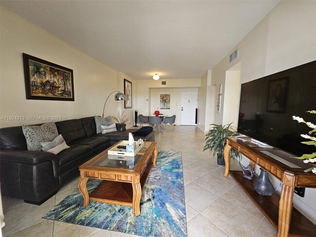 Photo - 4200 Hillcrest Dr Unit 1015