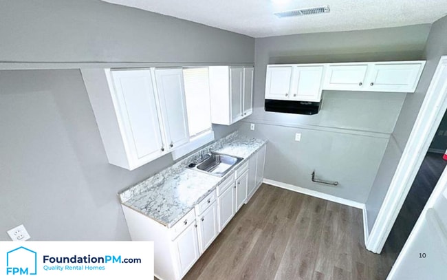 Photo - 1748 Benning St
