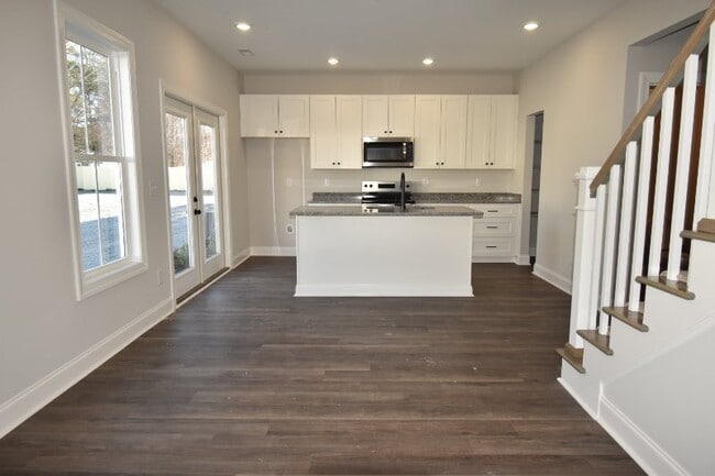Photo - 174 W Allen St
