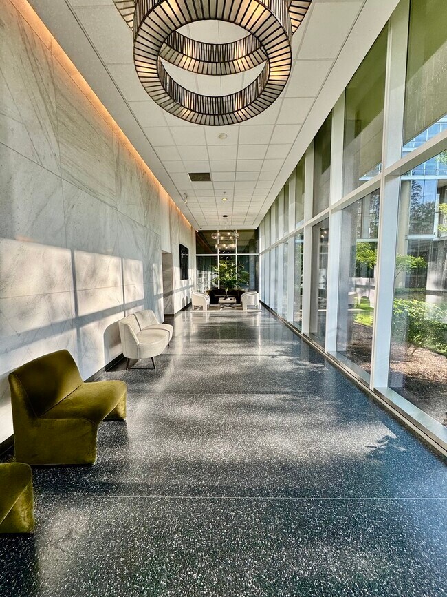 Photo - 9655 Woods Dr Unit 407