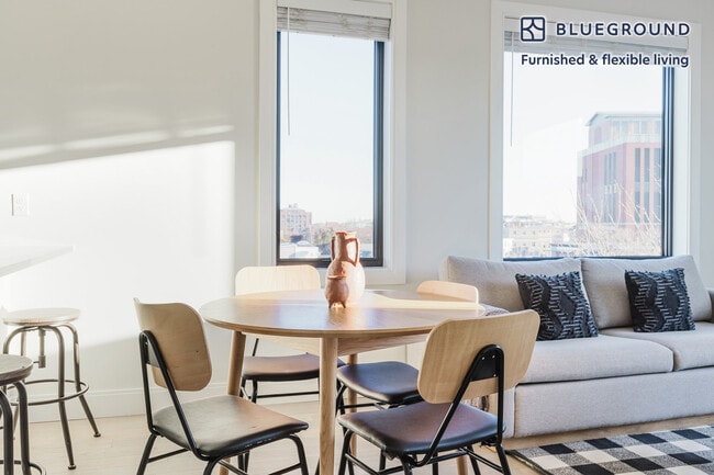 Photo - 152 Liverpool St Unidad FL5-ID1127