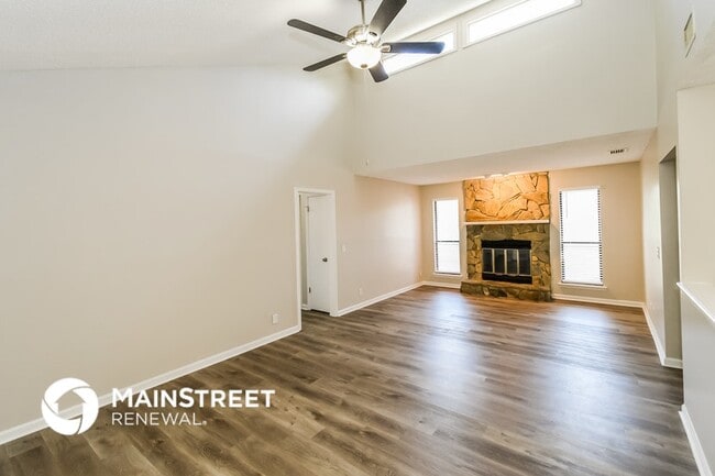 Photo - 8219 Crosswind Rd