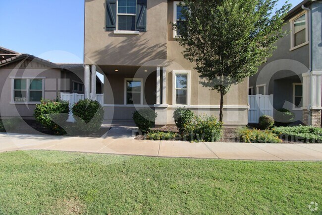 Building Photo - 3802 East Stiles Lane Rental