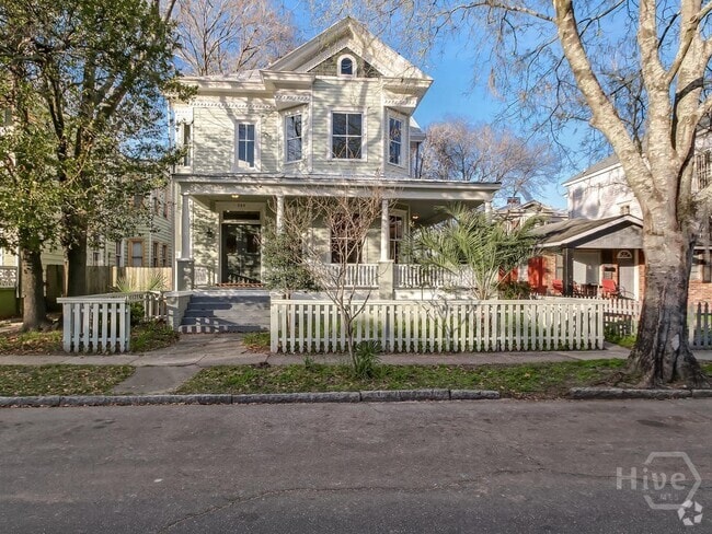 Building Photo - 208 W 35th St Rental