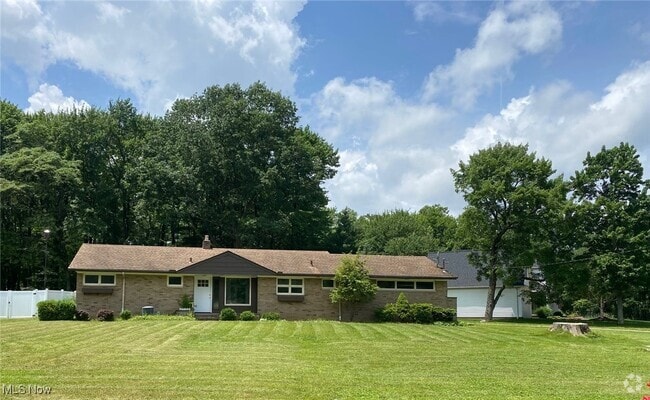 Building Photo - 8260 Overlook Ave Rental