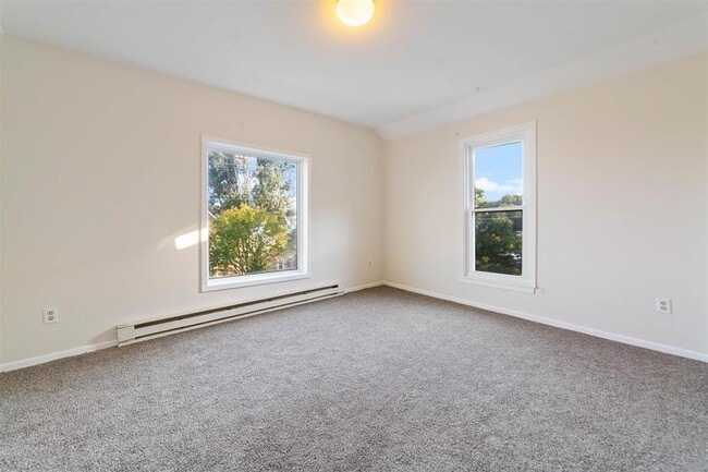 Photo - 325 E 8th St Unit 2