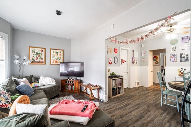 Photo - Bartlett Lower steps to campus