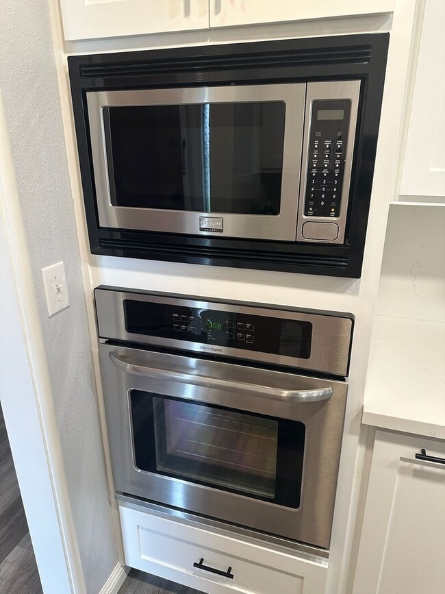 Photo - 837 N Mahaleb St