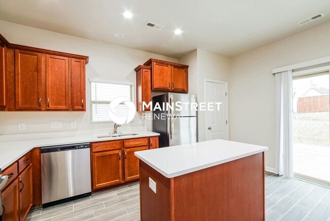 Photo - 4 Bedroom Pet-Friendly Home in Raleigh, NC with Main Street Renewal
