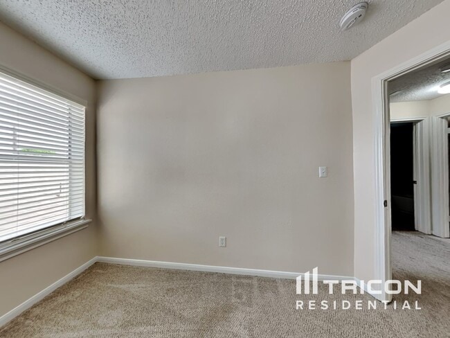 Photo - 3259 Jorns St