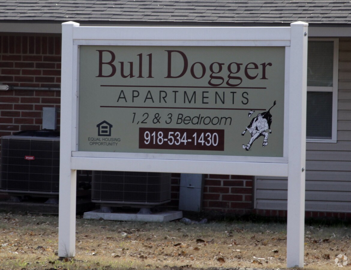 Photo - Bull Dogger Apartments