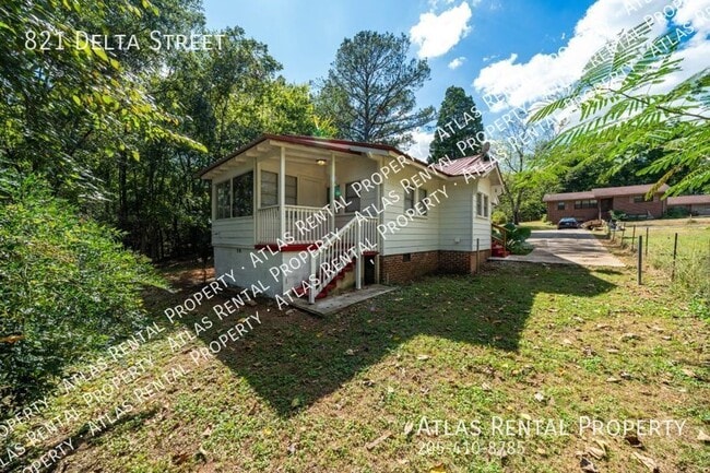 Photo - 821 Delta St
